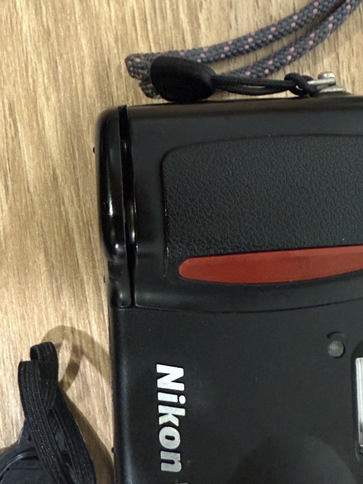 📷 Nikon Coolpix 700 Digital Camera CCD – Vintage Digital Classic 1999