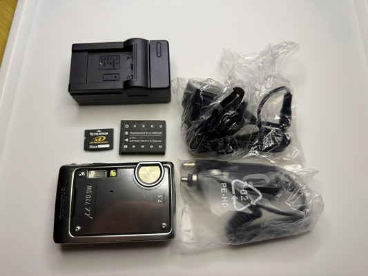 Olympus 770 SW Silver 3.0X Compact Digital Camera M2409 - Very Good Condition